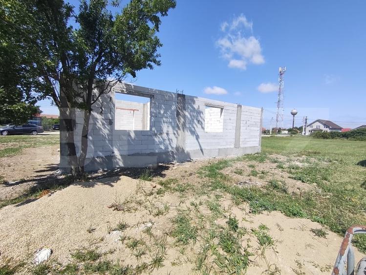 Casă individuală cu 3 camere cu Teren 630 Mp în Leș