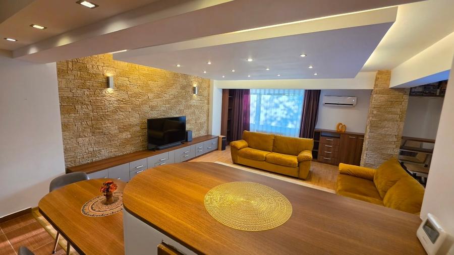 Apartament cu 3 camere decomandat, mobilat în Băneasa