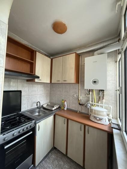 Apartament cu 3 camere decomandat, mobilat în City Park Mall