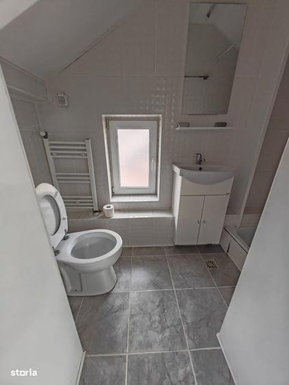 Casă cu 5 camere cu Teren 191 Mp în Central