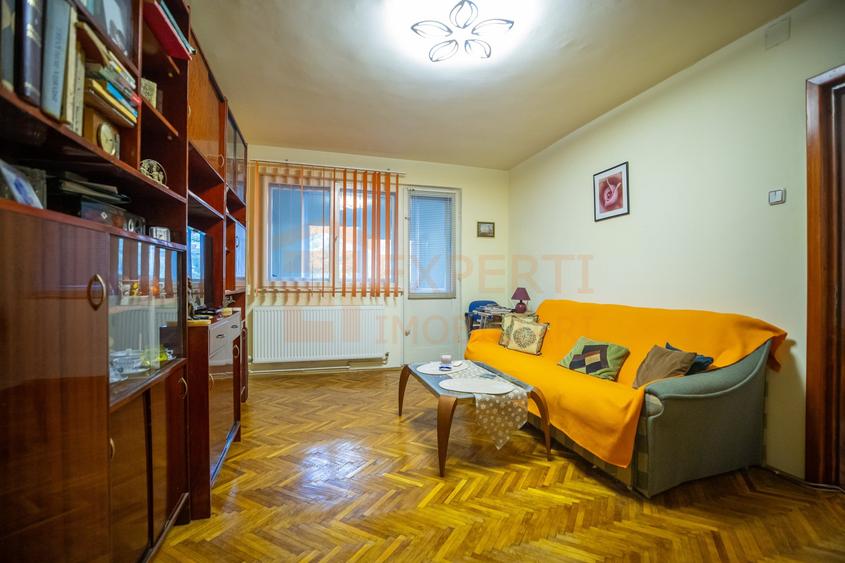 Apartament cu 3 camere decomandat, mobilat în Tomis Nord