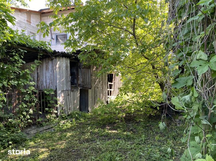 Casă cu 3 camere nedecomandat cu Teren 2540 Mp în Bucșani