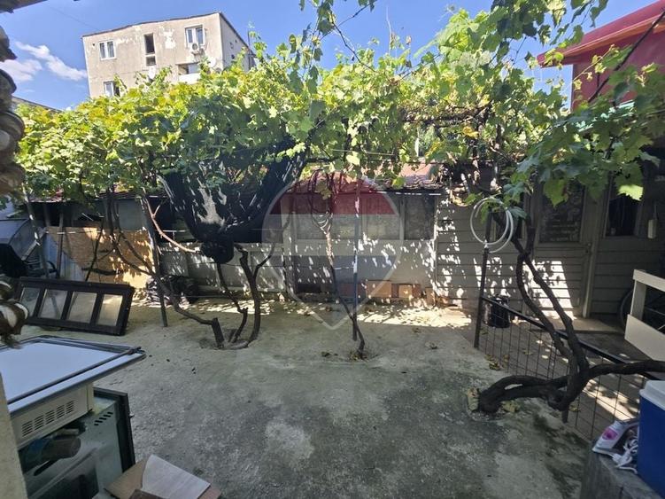 Casă individuală cu 4 camere cu Teren 303 Mp în Prelungirea Ferentari
