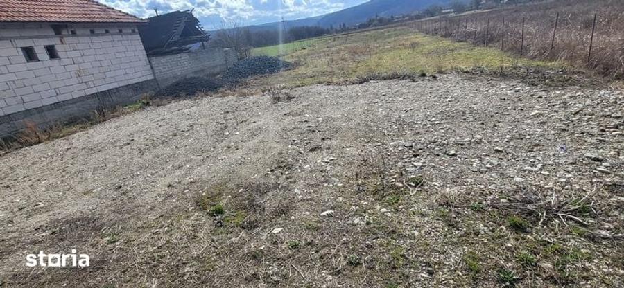 Teren de 1200 mp, în Ilia