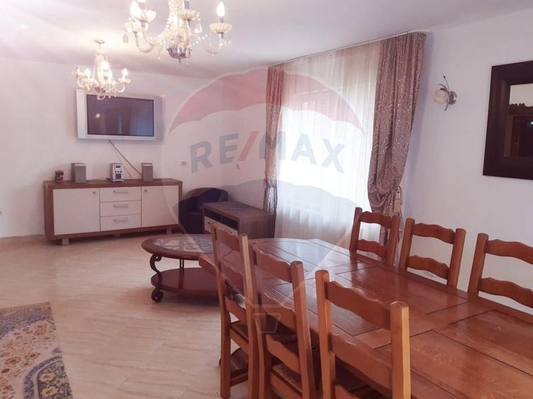 Casă individuală cu 7 camere cu Teren 3580 Mp în Tohănița