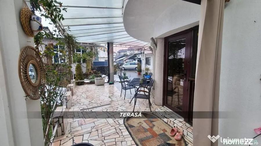 Casă cu 10 camere cu Teren 750 Mp în Central