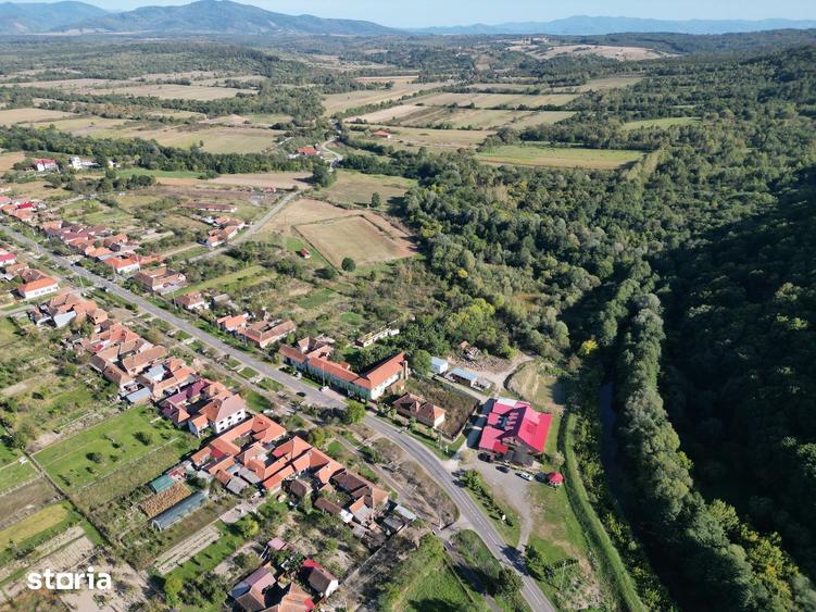 Spațiu comercial, de 776 mp, în Bujac
