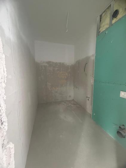 Apartament cu 4 camere semidecomandat, mobilat în Eminescu