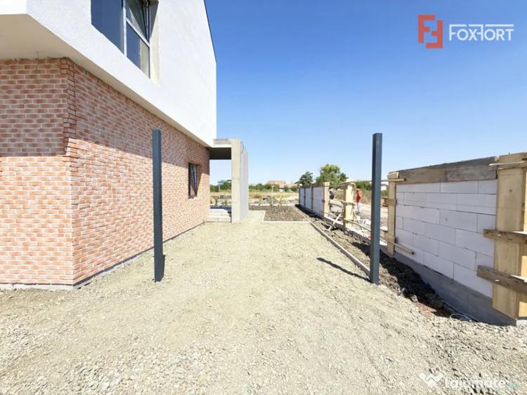 Casă cu 4 camere cu Teren 305 Mp în Săcălaz