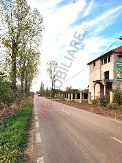 Teren intravilan de 800 mp, în Izvorani