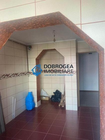 Apartament cu 3 camere decomandat în E3