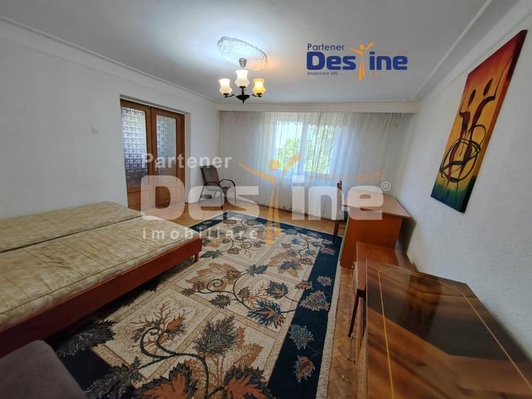Casă individuală cu 6 camere cu Garaj în Copou