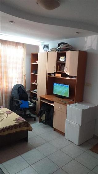 Garsonieră decomandată în Complex Studențesc
