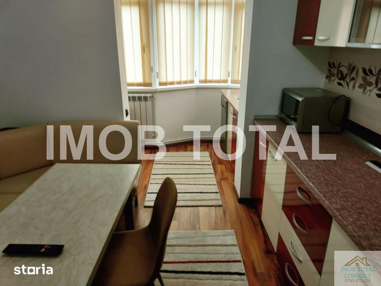 Apartament cu 3 camere, mobilat în Craiovei