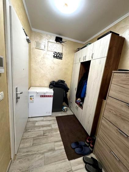 Apartament cu 4 camere decomandat în Florești