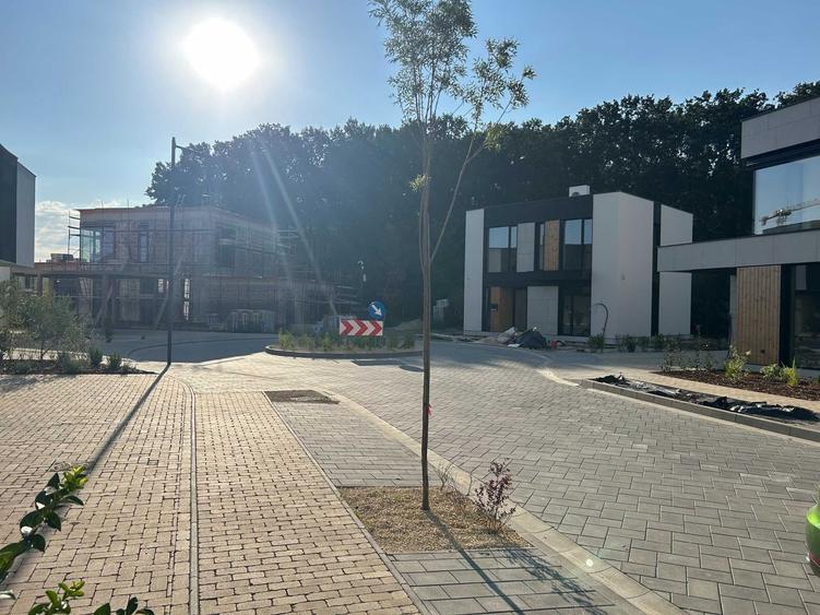 Casă cu 4 camere în Tunari