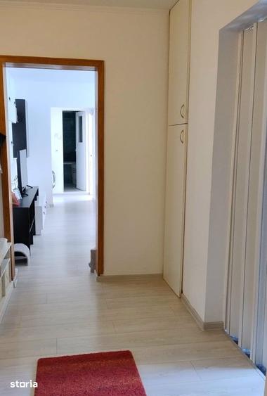 Apartament cu 3 camere în Nufărul