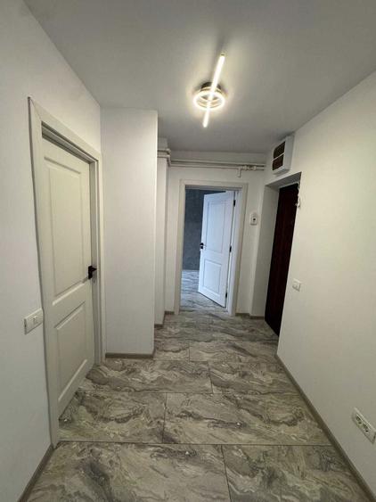 Apartament cu 3 camere decomandat în Exterior Vest