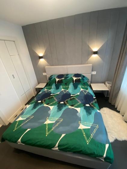 Apartament cu 2 camere semidecomandat, mobilat în P-ța Mihai Viteazul