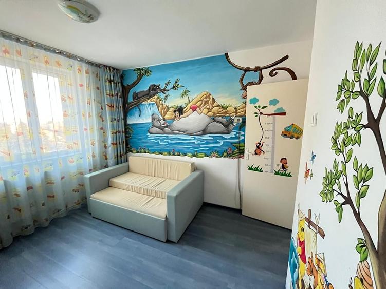Apartament cu 3 camere decomandat, mobilat în Central