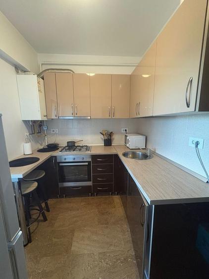 Inchiriez apartament cu o camera nicolina 2 - 6