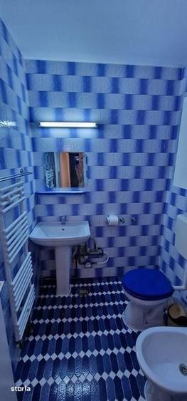 Apartament cu 4 camere decomandat în Calea București