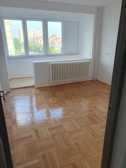 Apartament cu 2 camere decomandat în Podgoria