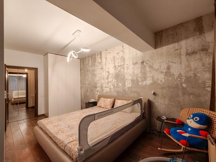 Apartament cu 3 camere decomandat în Uverturii