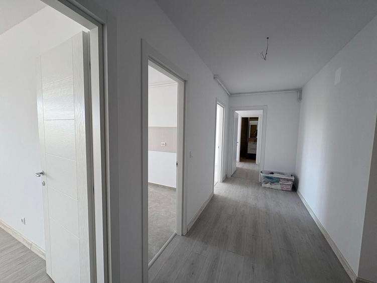 AP. 3 CAMERE- HILS SPLAI, PARCARE, BUCATARIE INCHISA, COMIS 0% - 7