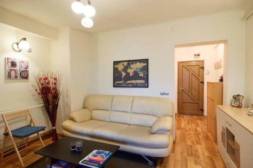 Apartament cu 2 camere semidecomandat în Centrul Istoric