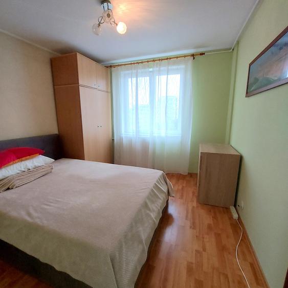 Apartament cu 3 camere semidecomandat în Dristor