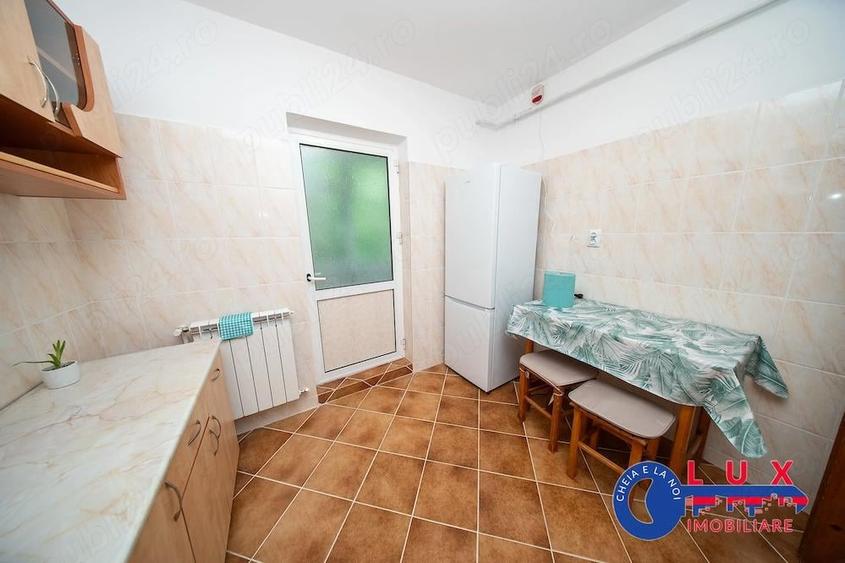 Apartament cu 3 camere decomandat în E3