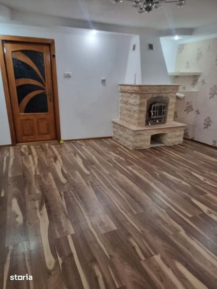 Casă cu 6 camere cu Teren 1724 Mp în Adâncata