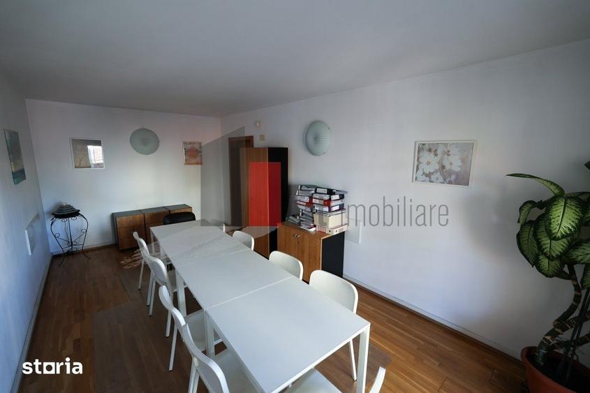 Casă cu 6 camere cu Teren 74 Mp în Domenii