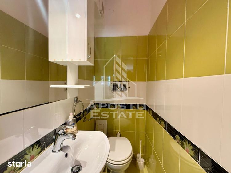 Apartament cu 4 camere decomandat, mobilat în Medicină