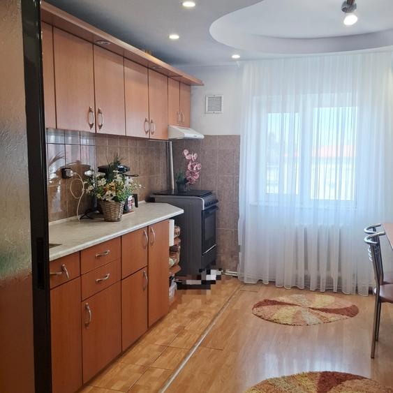 Apartament cu 3 camere decomandat, mobilat în Ultracentral