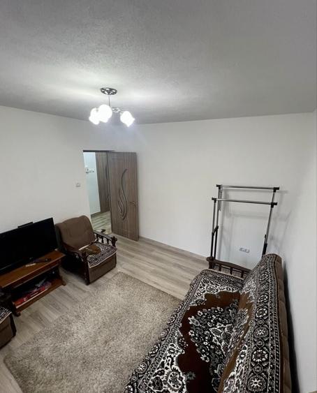 Apartament cu 2 camere decomandat în Exterior Vest