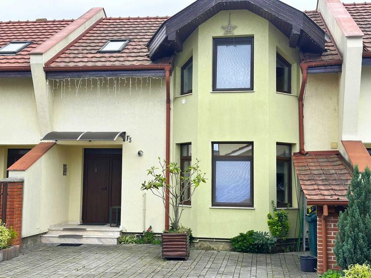 Casă cu 4 camere cu Teren 250 Mp în Exterior Vest
