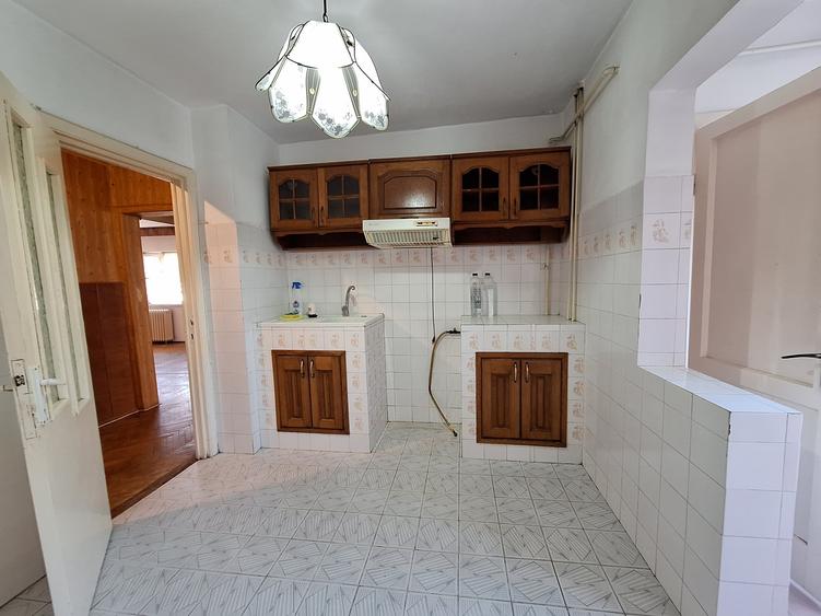 Apartament cu 2 camere decomandat în Soarelui