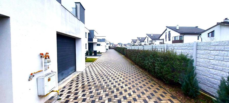 Duplex cu 5 camere cu Canalizare în Central