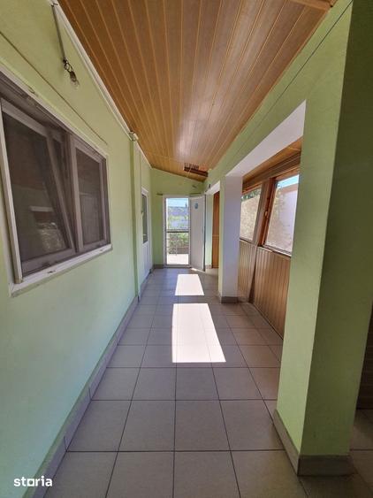 Casă cu 6 camere cu Teren 198 Mp în Berceni