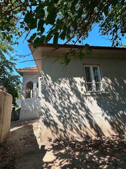 Casă cu 4 camere în Obârșia de Câmp