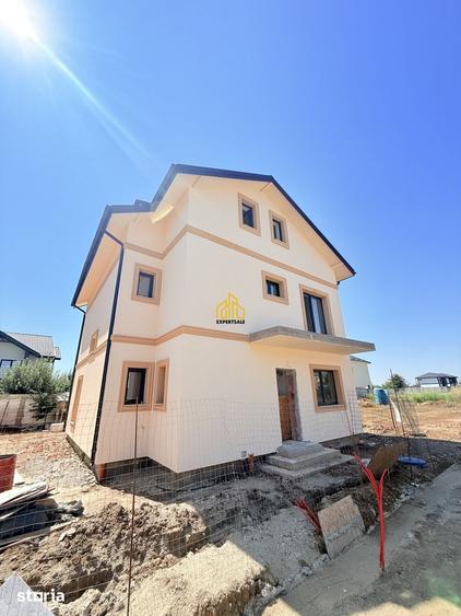 Casă cu 4 camere cu Teren 304 Mp în Central