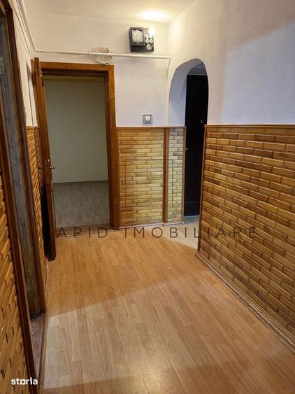 Apartament cu 3 camere decomandat în Micro 13