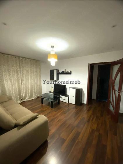 Apartament cu 2 camere semidecomandat în Craiovița Nouă