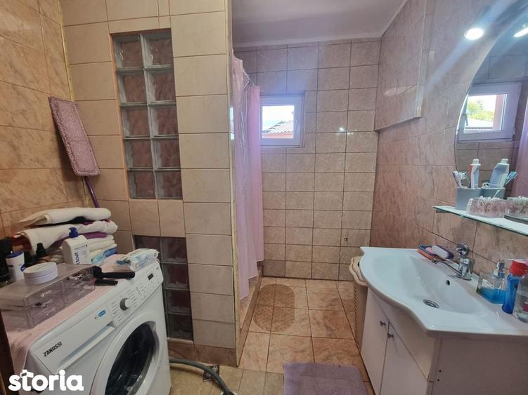 Casă cu 3 camere cu Teren 334 Mp în Central