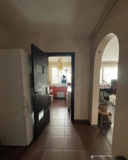 Vanzare Apartament 2 Camere Semidecomandat Bld. Obregia - 3