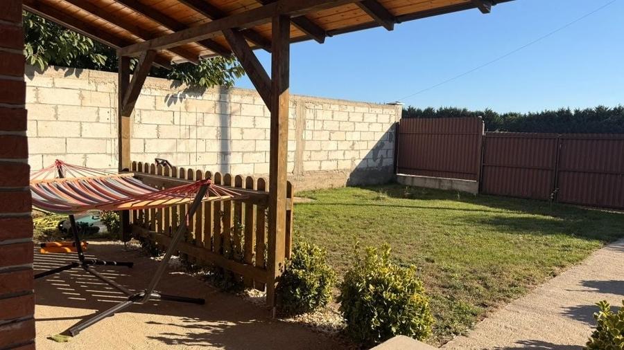 Casă cu 3 camere în Costi