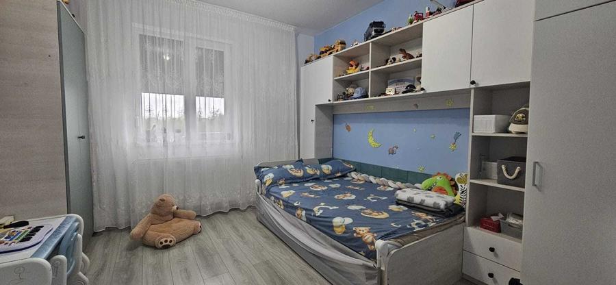 Apartament cu 3 camere decomandat în Rudicica