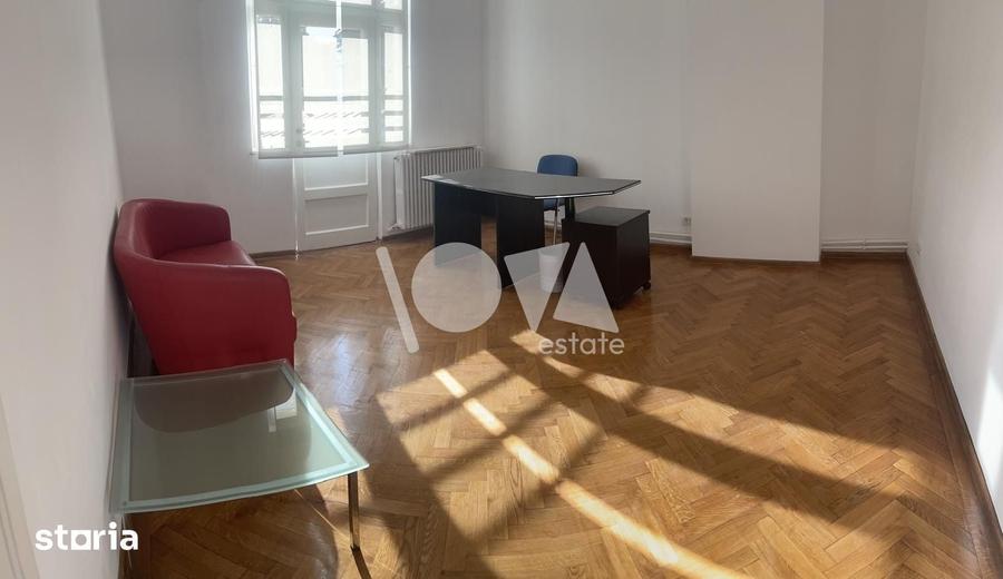 Casă individuală cu 7 camere cu Canalizare în Dacia